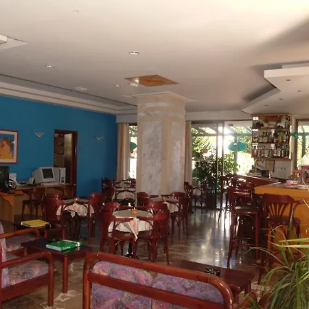 Galaxy Hotell 2*